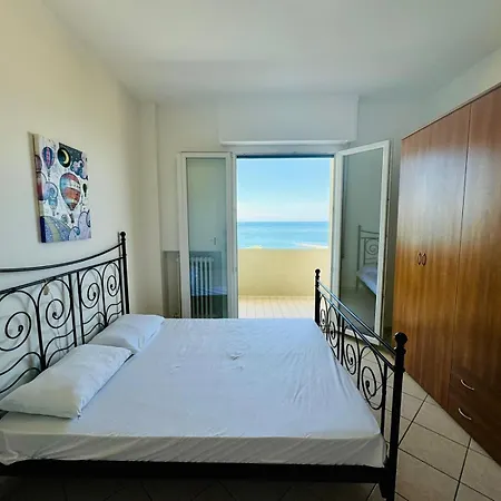 Vacanze Con Vista Panoramica Sul Mare شقة بيزارو